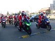 Odwiedziny „Motocykliści w strojach Świętego Mikołaja jeżdżą ulicami Wielunia i rozdają prezenty